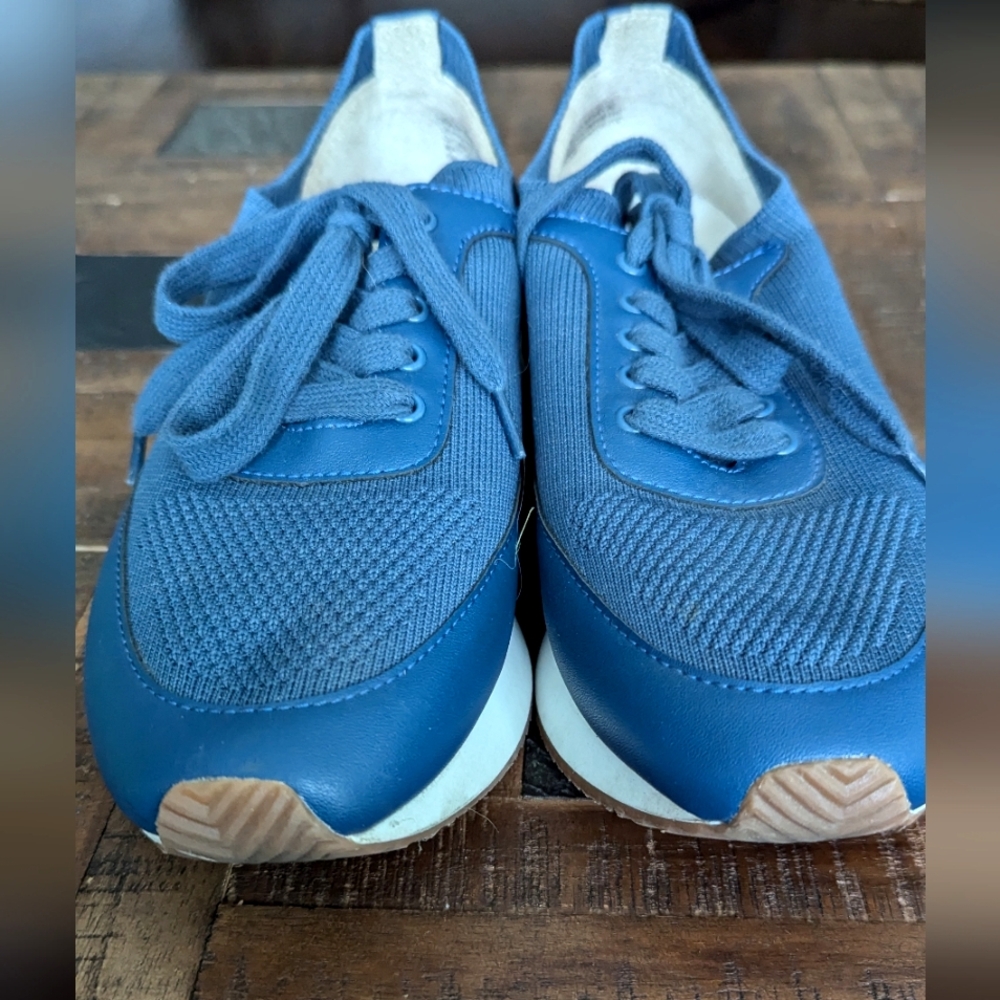 Banana Republic Cloth Trainer - Picture 3 of 11